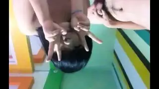 ثلاثية إيطالية مراهقة في علاقة جماعية