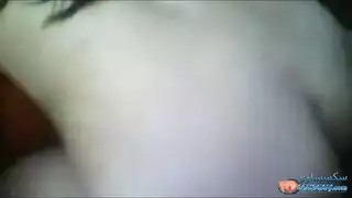 يقلي ليها ملابسها