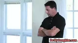 تصوير فيديو إباحي صريح لمراهقة شقراء وزميلتها في الحمام