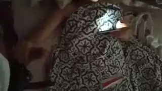 ولد ينيك بنت خالته في الحمام