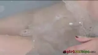 تبادل اللعاب وأكل الفرج بدقة عالية