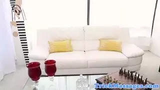 طاولة التدليك تتحول إلى محطة جنس لأفلام عربية إباحية