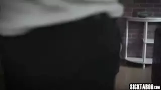 امرأة تغتصب زوجها