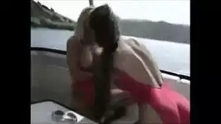 مثليات جميلات في مشهد إباحي ثلاثي ساخن