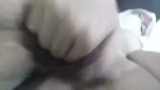 أم مسلمة ساخنة تستمني كسها المبلل على بث مباشر