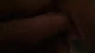 يائسة ومفلسة، تتوق لقضيب عملاق