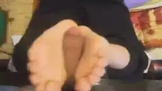 عذراء فغر هول