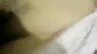 فتات تنتاك من ١٠ اشخاص