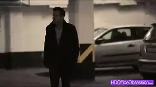 نساء لديها عزيز