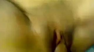 يدخل دعابله في كسها