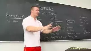 بالون الوردي الهرة الكلبة